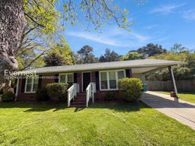 735 Hillcrest Dr - Photo 1 of 1