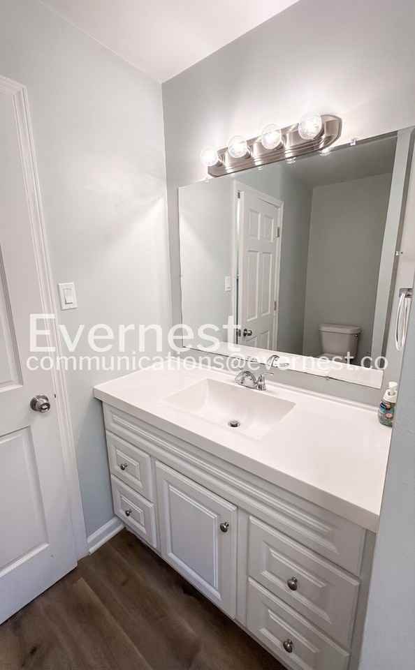 735 Hillcrest Dr - Photo 7 of 26