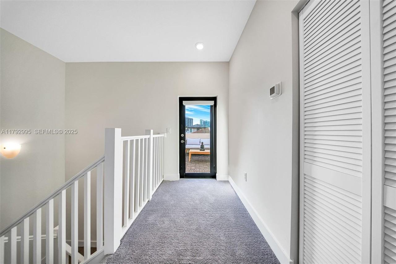 4707 Northwest 83rd Street - Photo 6 of 33