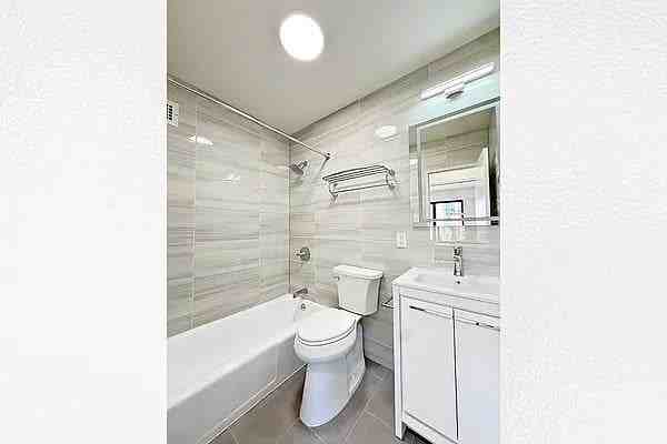 E 80th St #19D - Photo 5 of 15