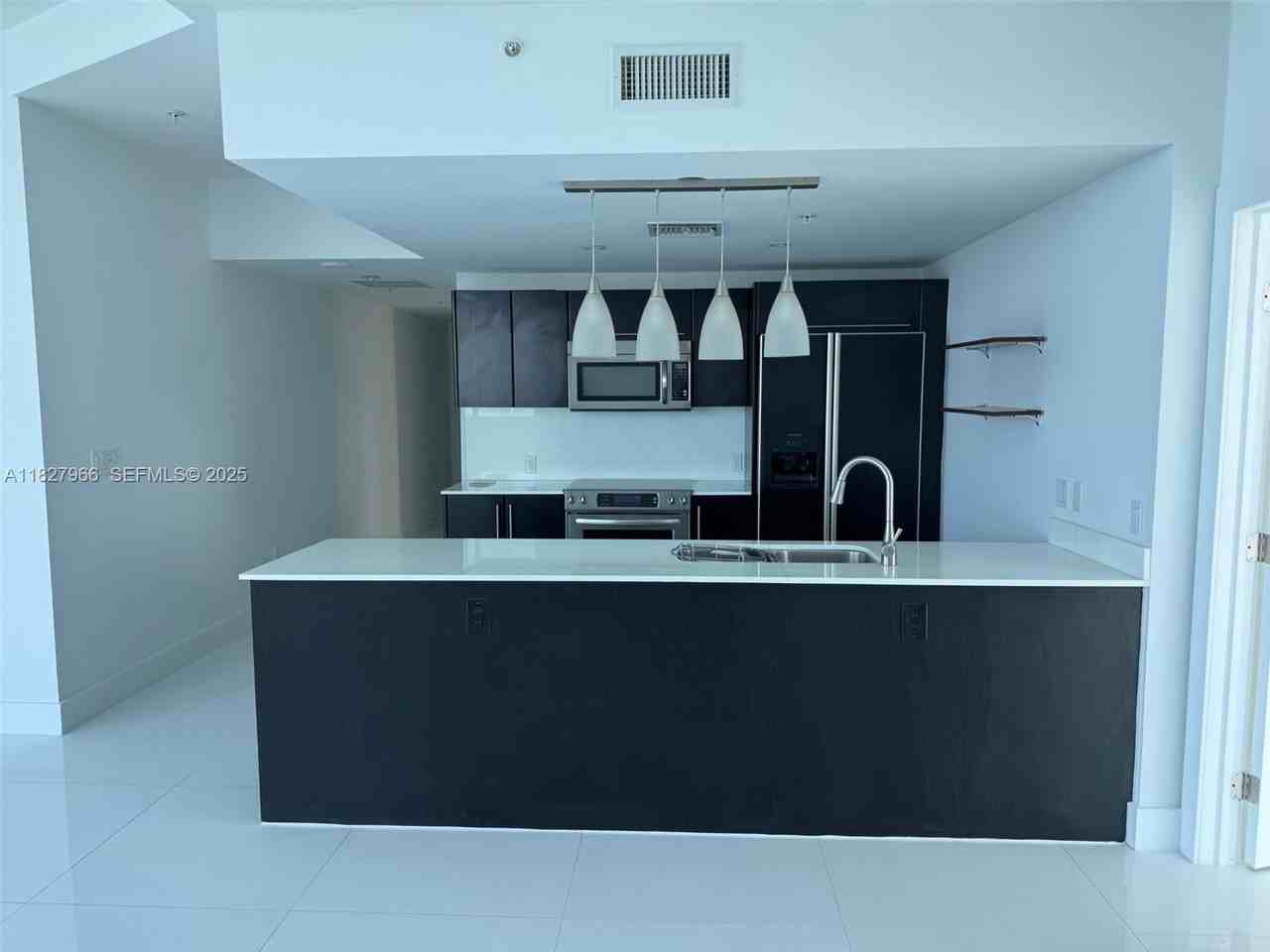 665 Northeast 25th Street #PHI - Photo 2 of 25