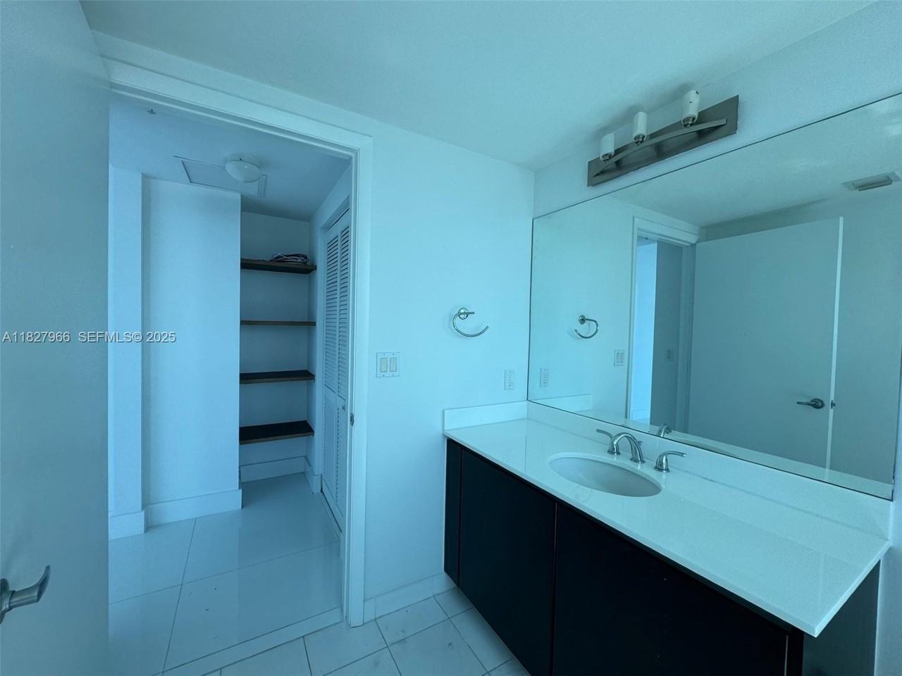 665 Northeast 25th Street #PHI - Photo 6 of 25