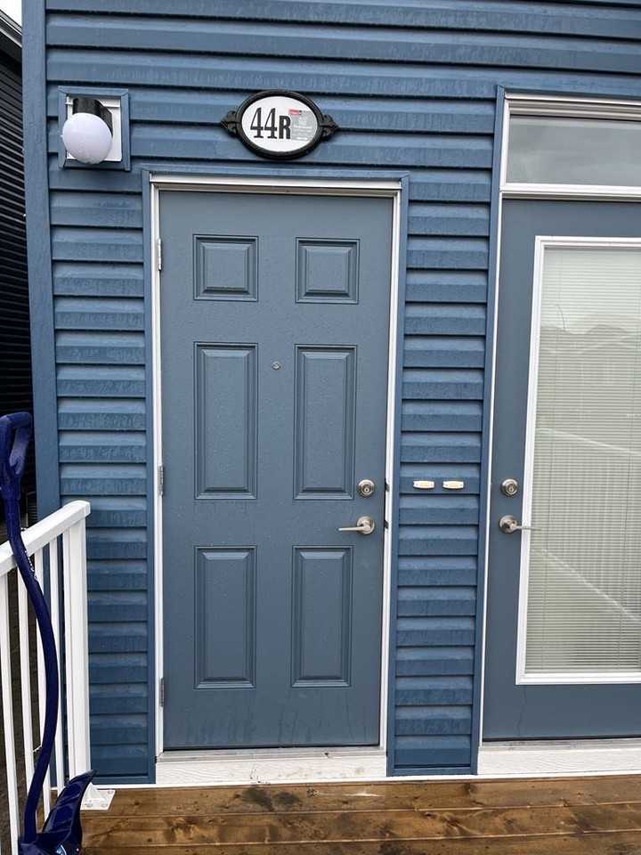 44R Seton Row Se - Photo 3 of 28