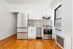 featured image of 164 Waverly Pl #6C