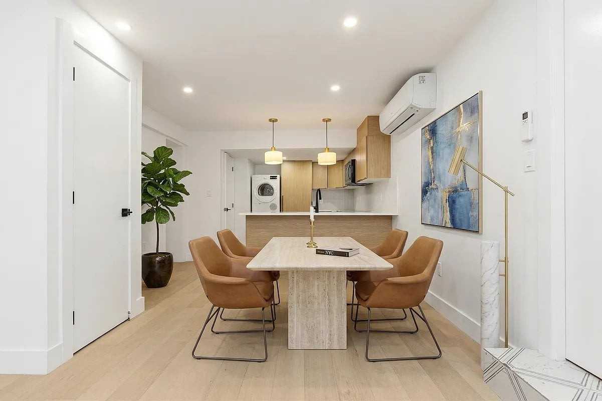 704 8th Ave - Photo 3 of 5