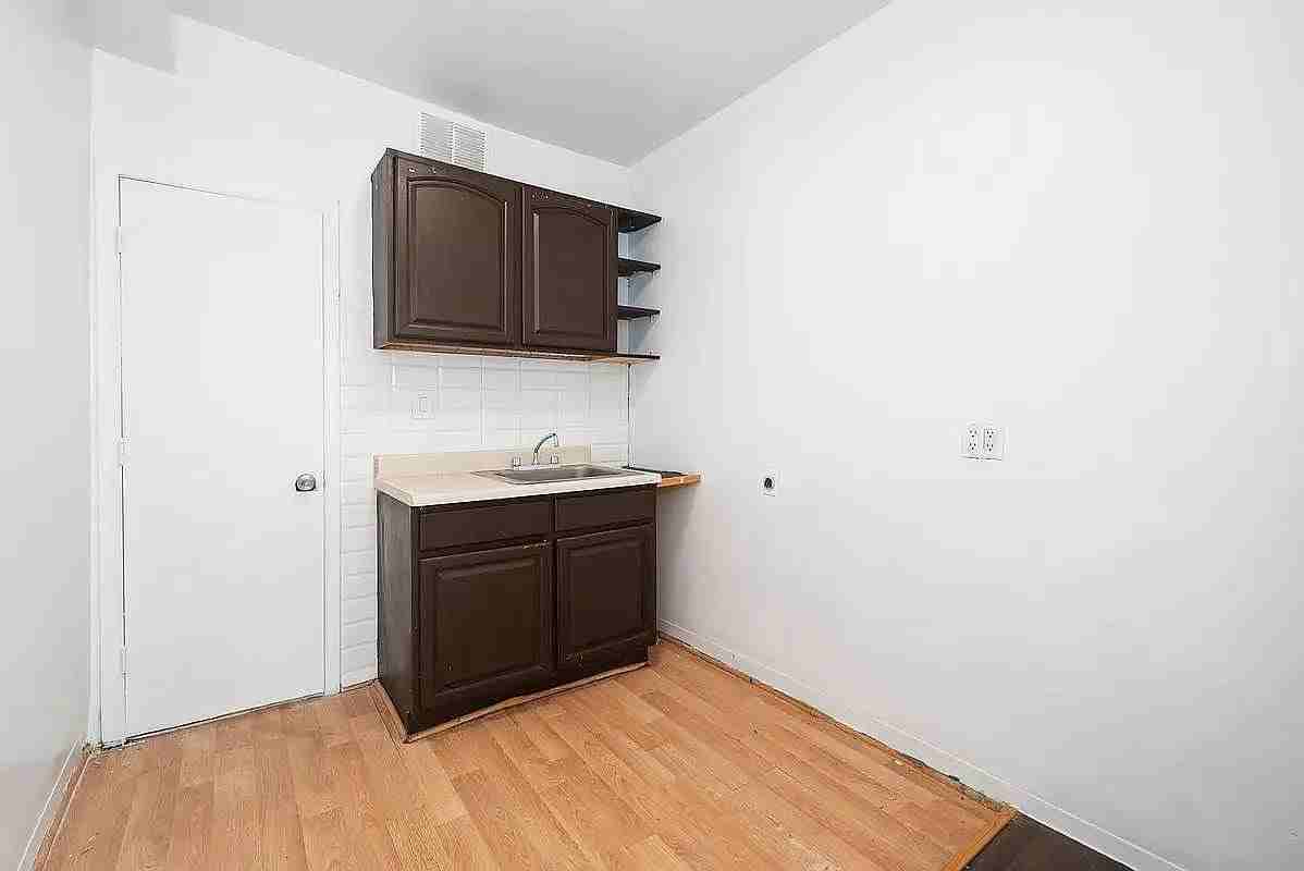 52 W 125th St #3R - Photo 2 of 3