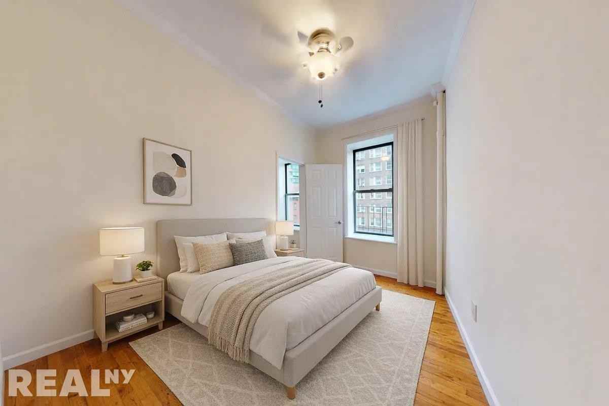 E 38th St #5A - Photo 4 of 6