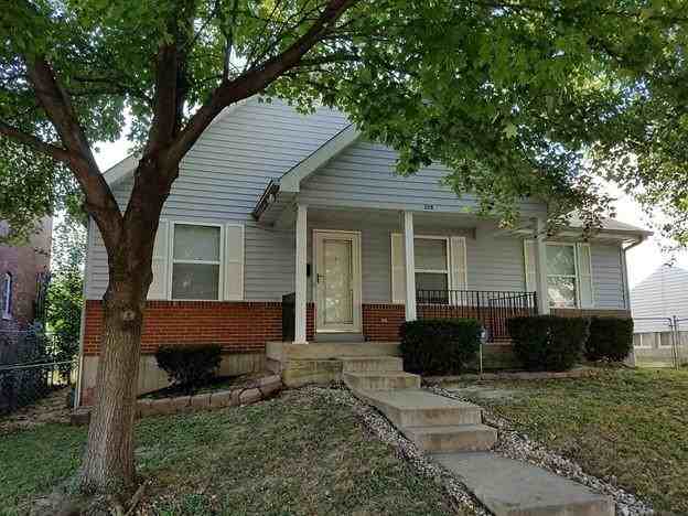 3118 Rutger St - Photo 3 of 20