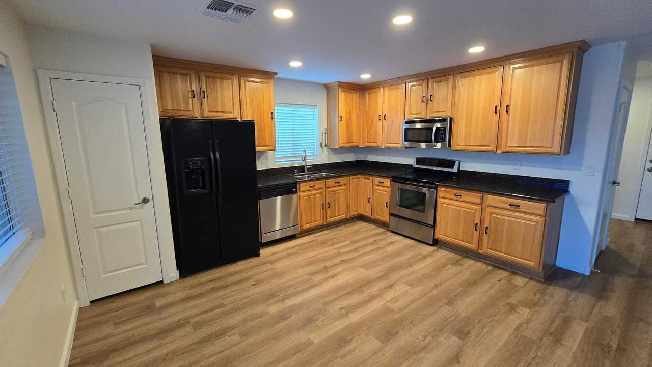 11439 W Ashley Chantil Dr - Photo 2 of 31