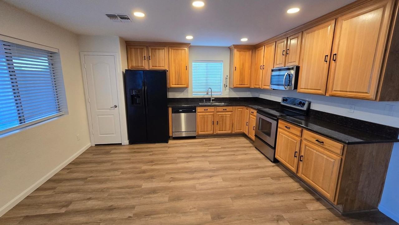 11439 W Ashley Chantil Dr - Photo 7 of 31