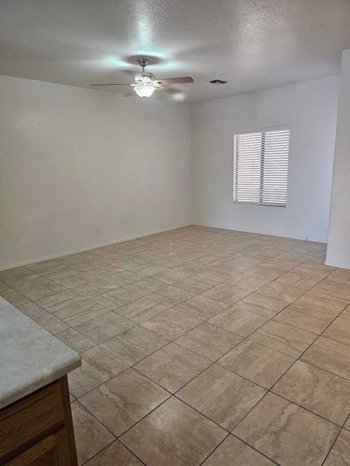 814 W Cholla St - Photo 6 of 14