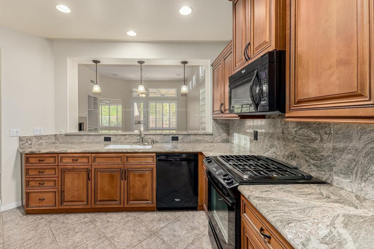 6962 E Hibiscus Way - Photo 2 of 17