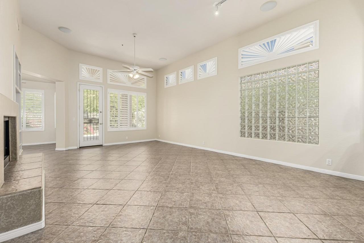 6962 E Hibiscus Way - Photo 3 of 17