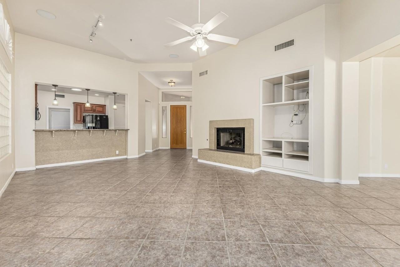 6962 E Hibiscus Way - Photo 4 of 17