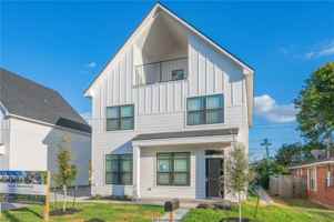 featured image of 216 Richards St