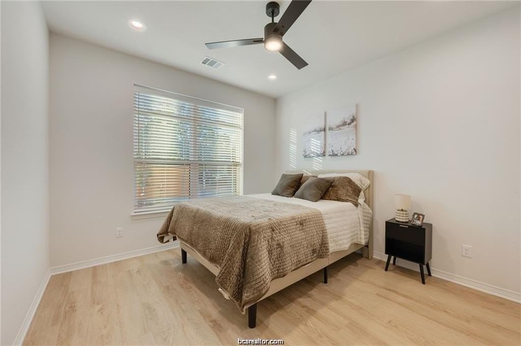 216 Richards St - Photo 6 of 14