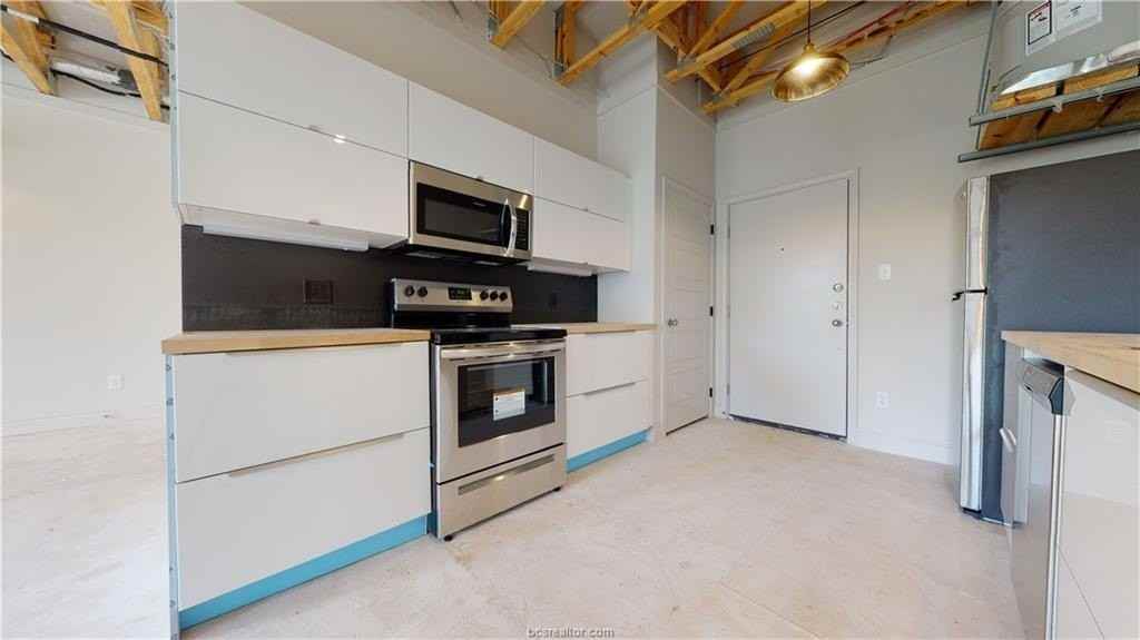 305 W 27th St #227 - Photo 4 of 15