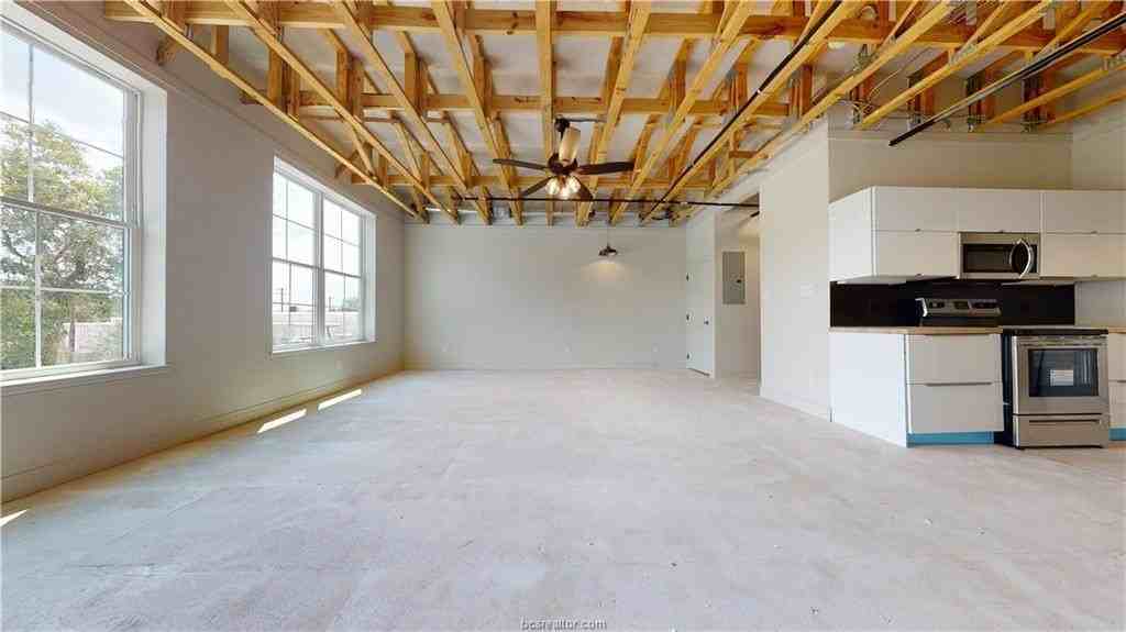 305 W 27th St #227 - Photo 6 of 15