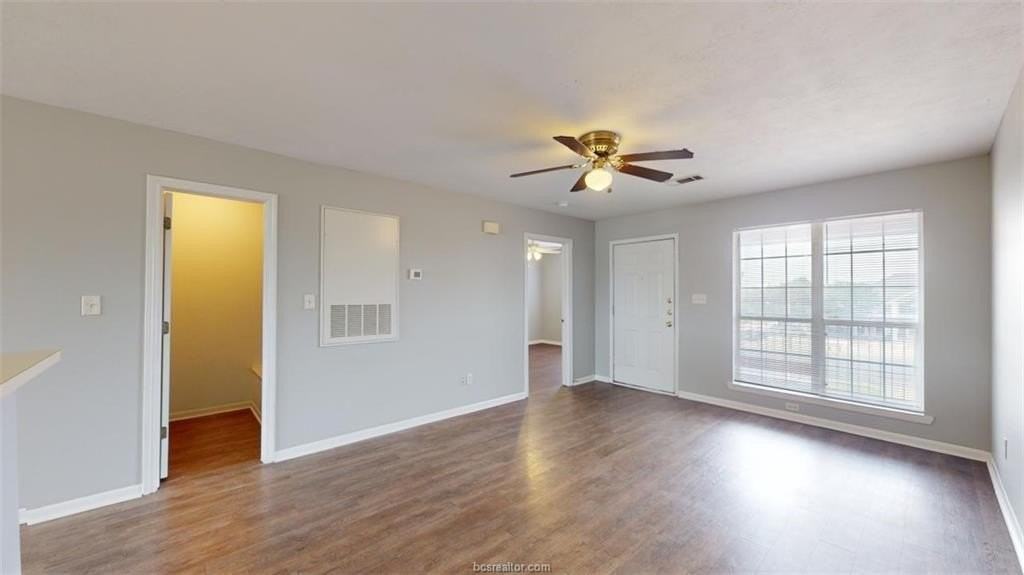 1507 Hollowhill Dr #B - Photo 4 of 20