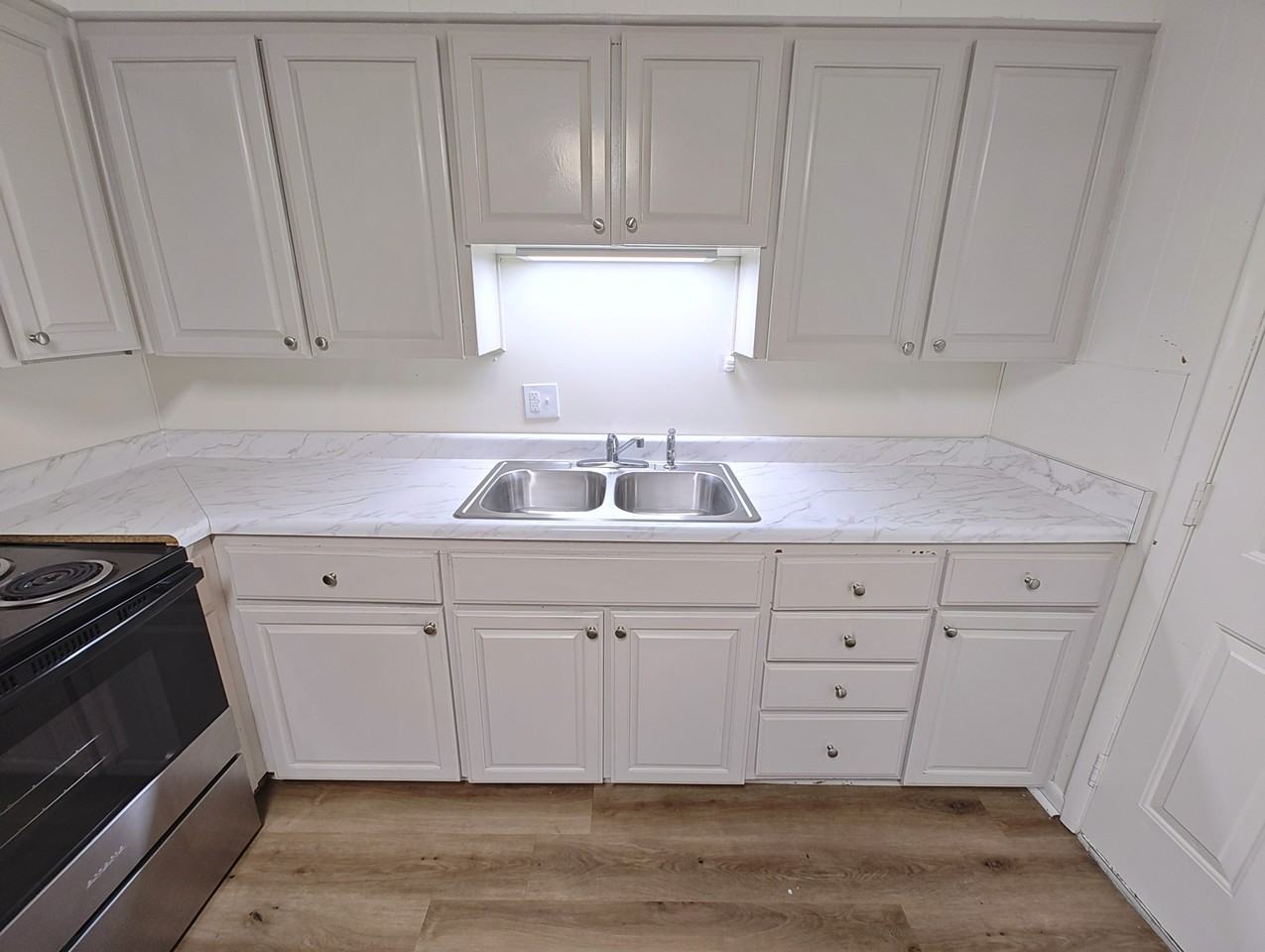 1950 Torreyson Street - Photo 3 of 20