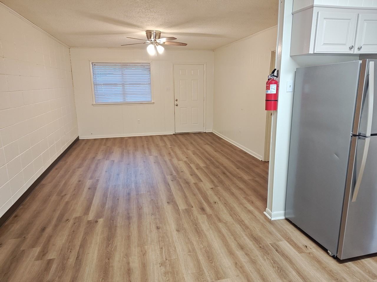 1950 Torreyson Street - Photo 7 of 20