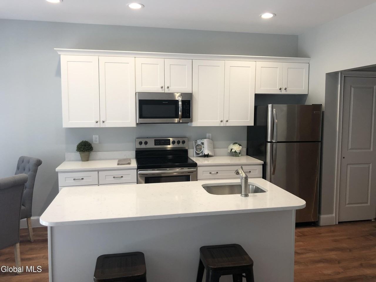 2010 Ridge Manor Ct - Photo 6 of 21