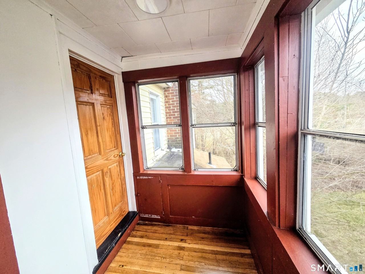 387 Putnam Pike - Photo 2 of 17