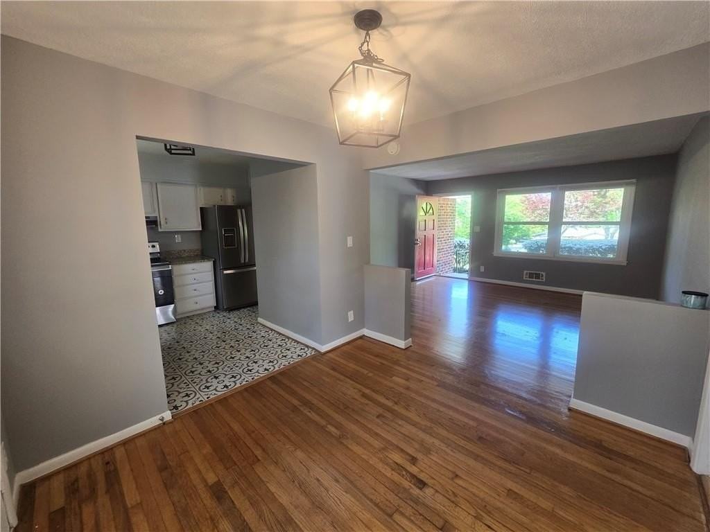 2971 Belaire Cir - Photo 4 of 18