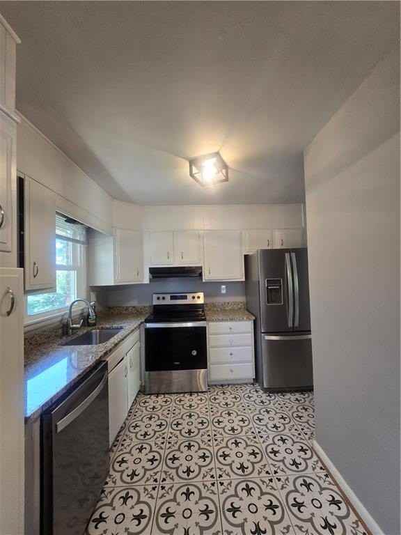 2971 Belaire Cir - Photo 5 of 18