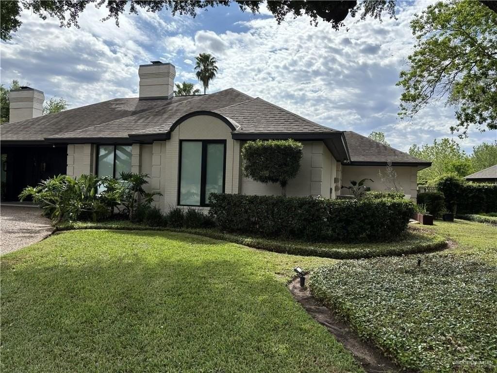 2300 Se Greenbriar Sq - Photo 3 of 11