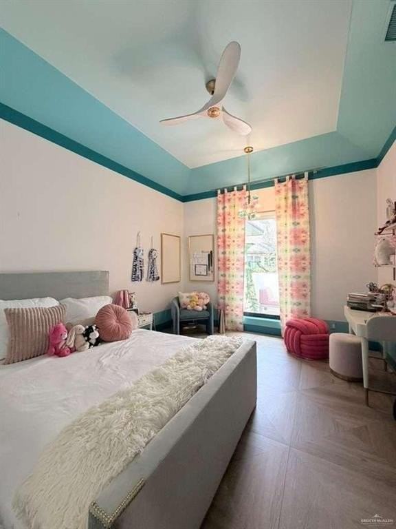 2300 Se Greenbriar Sq - Photo 5 of 11