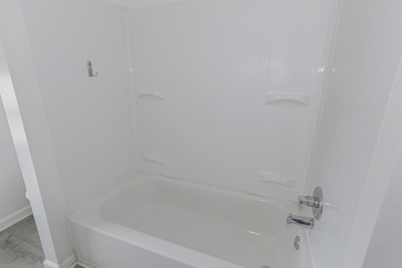 125 Bell St Unit B - Photo 6 of 13