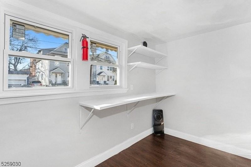 503 12th Ave #505 - Photo 4 of 15