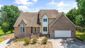 219 Sullivan Pt - Photo 1 of 1