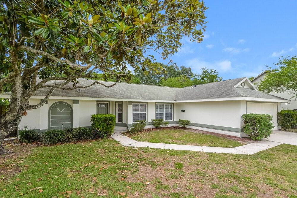 4015 Eagle Feather Dr - Photo 3 of 16