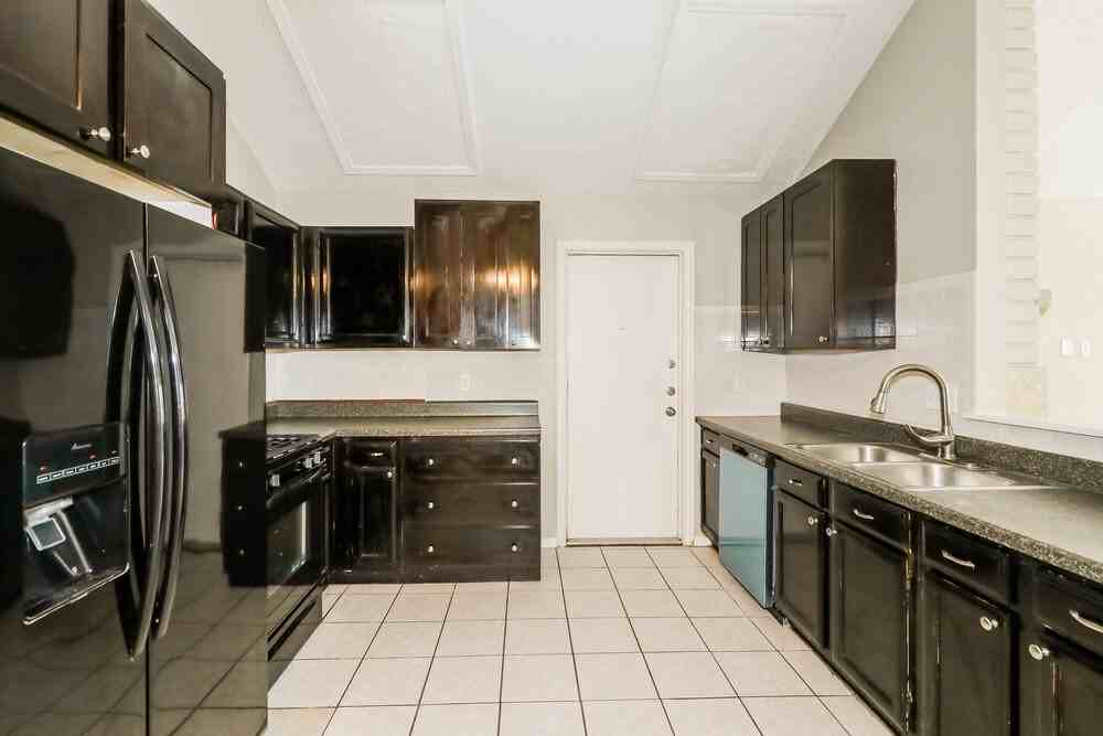 7105 Haven Creek Dr - Photo 7 of 16