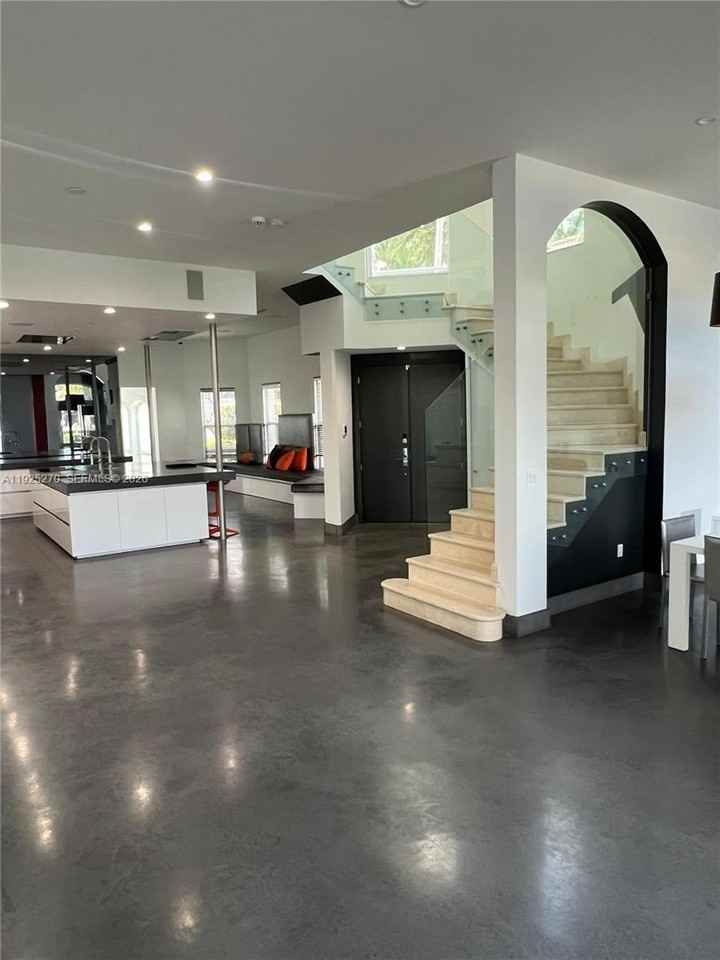 21025 Ne 38th Ave #81 - Photo 7 of 32