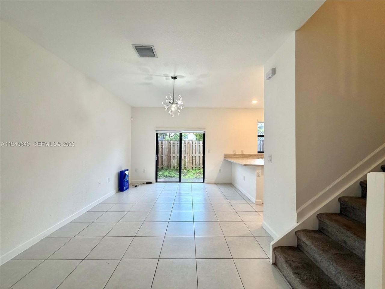 21050 Ne 8th Ave - Photo 6 of 32