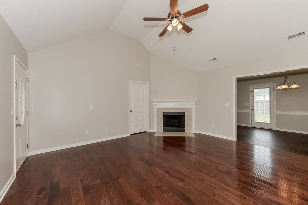 3218 Barksdale Cir - Photo 3 of 16