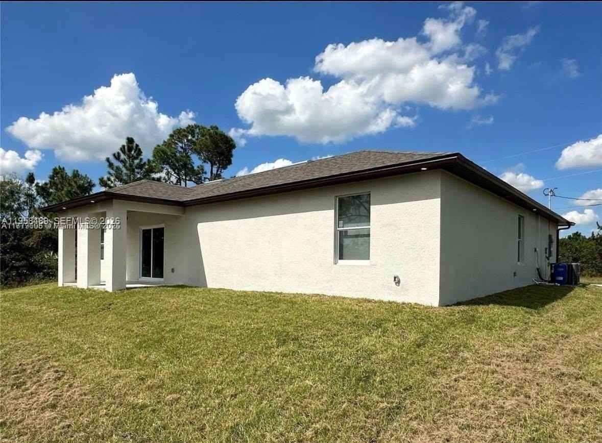 868 Cervantes St E - Photo 3 of 18