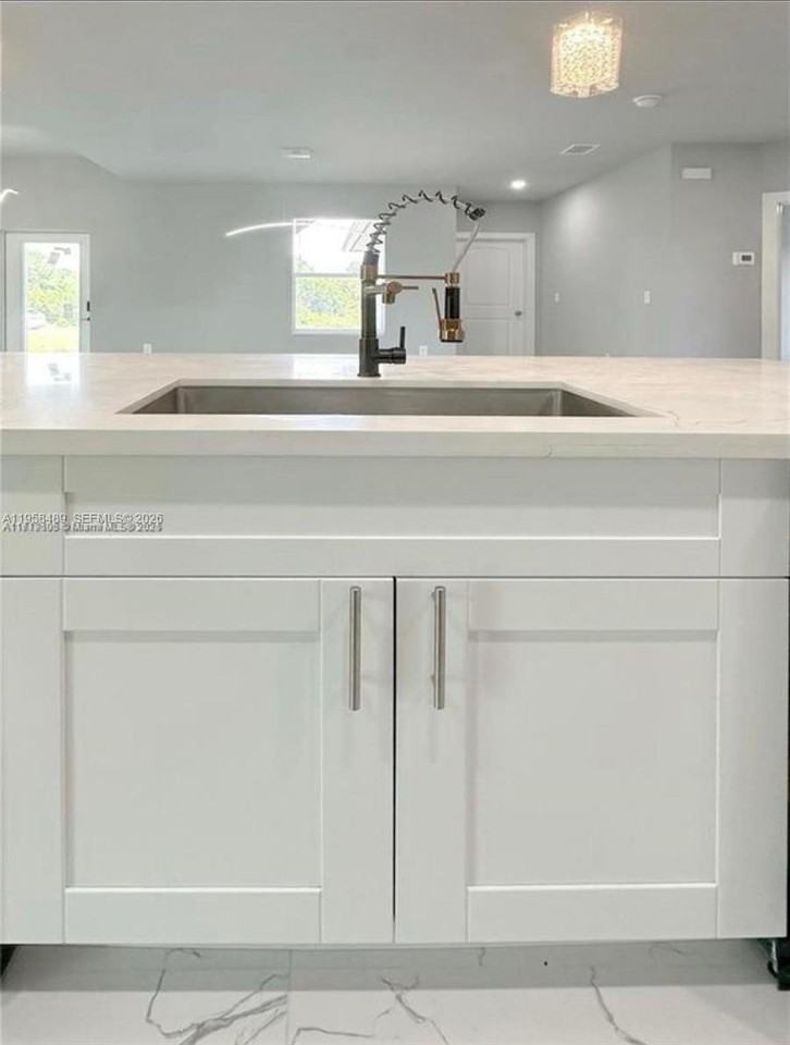 868 Cervantes St E - Photo 7 of 18