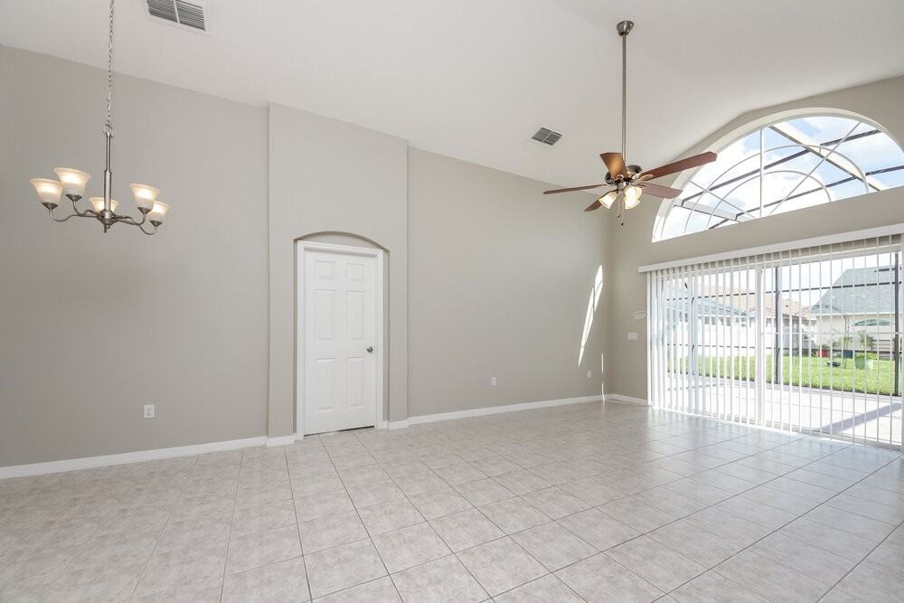 4616 Falcon Ave - Photo 5 of 15