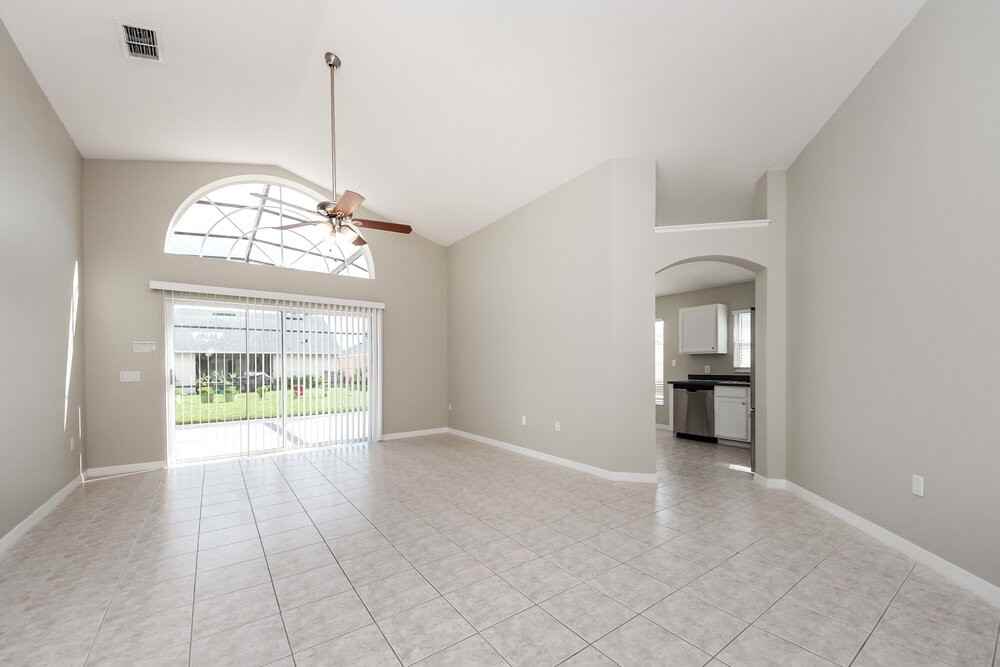 4616 Falcon Ave - Photo 6 of 15