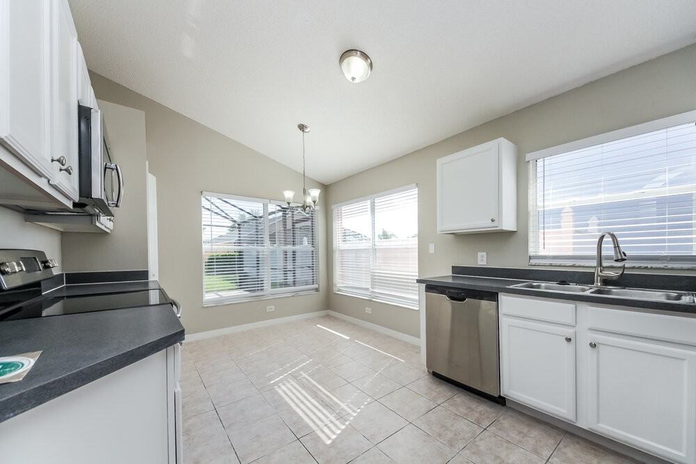 4616 Falcon Ave - Photo 7 of 15