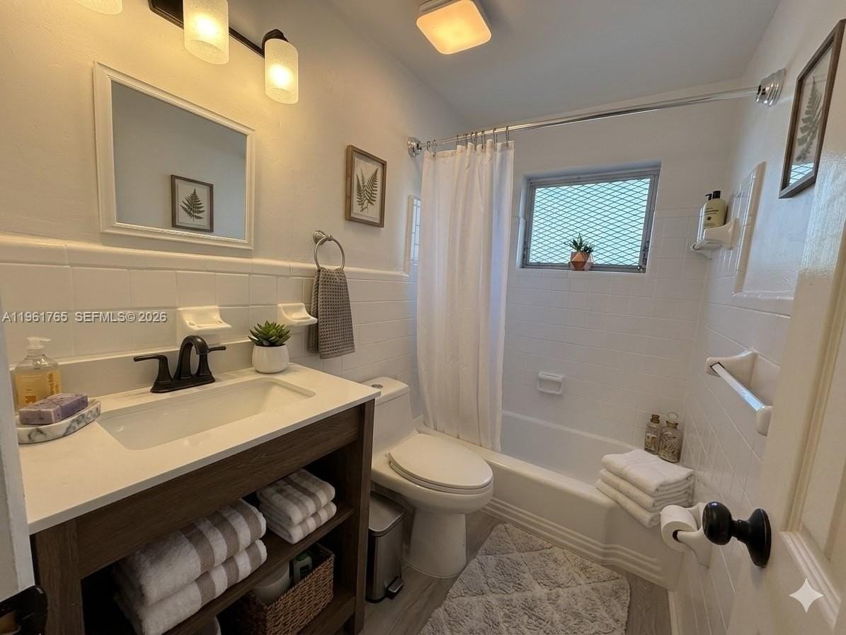 1060 Pennsylvania Ave #4 - Photo 4 of 11