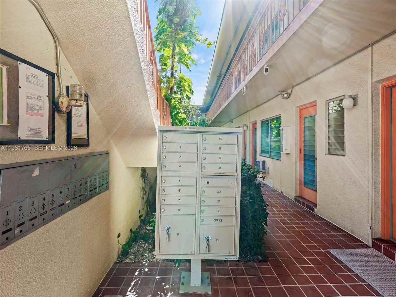 1060 Pennsylvania Ave #4 - Photo 7 of 11