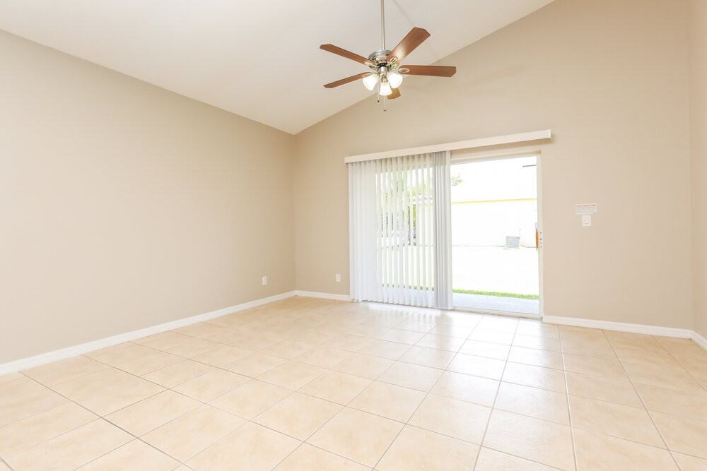 2101 Woodsedge Dr - Photo 6 of 17