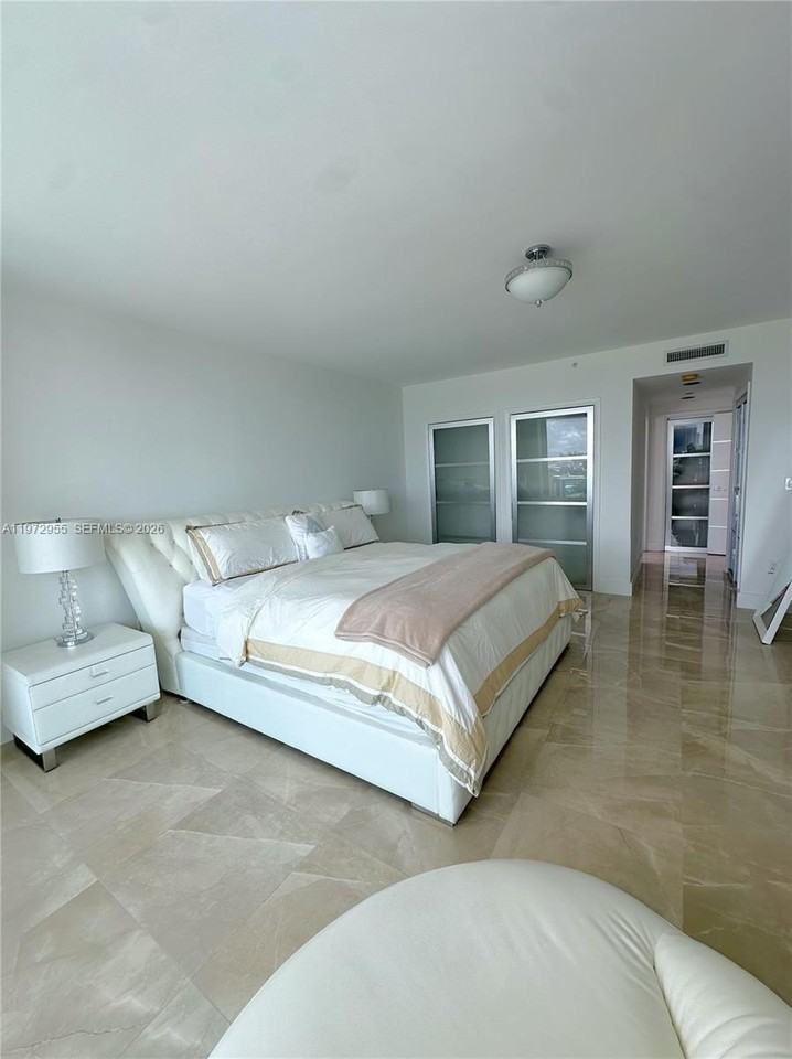 1455 Ocean Dr #1211 - Photo 6 of 18