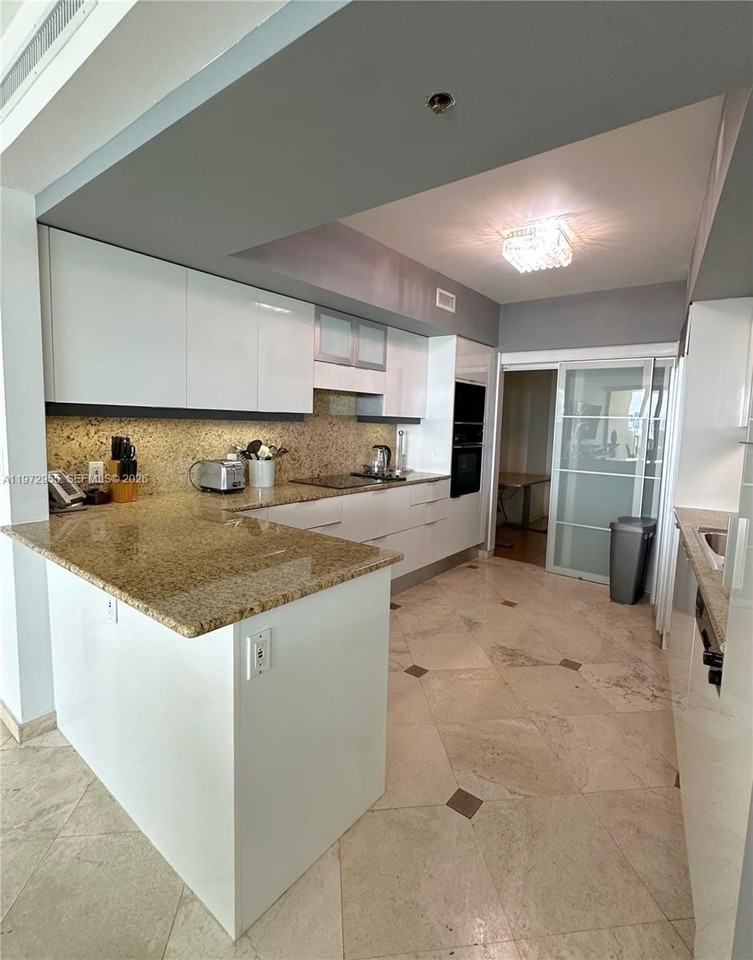 1455 Ocean Dr #1211 - Photo 7 of 18