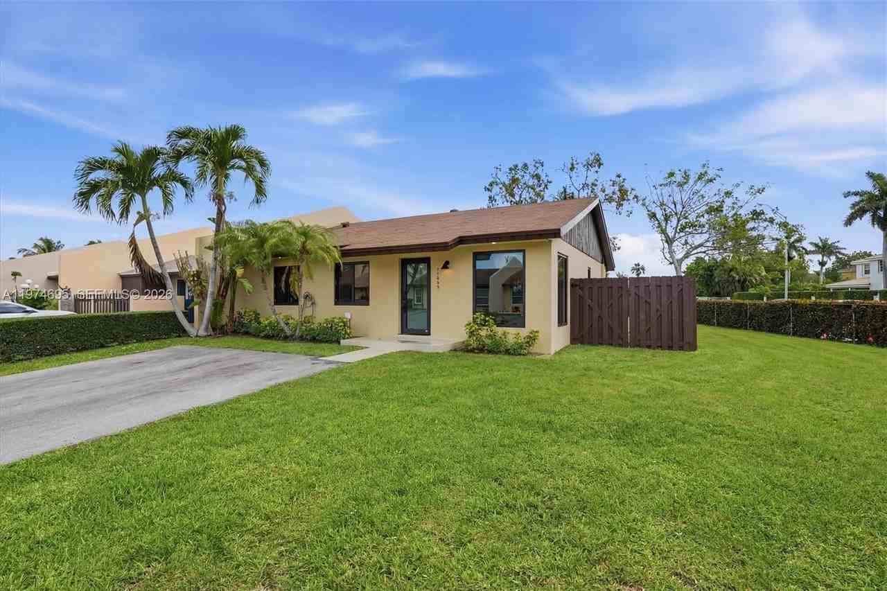 11959 Sw 122nd Ct #11959 - Photo 3 of 39